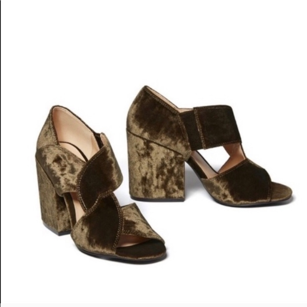CAbi (NWOT) Interlock Block Heels